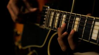 Accords guitare de base : les 8 accords essentiels