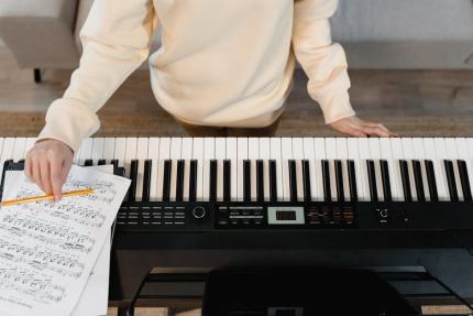Exercices piano technique : gammes, arpeges et independance
